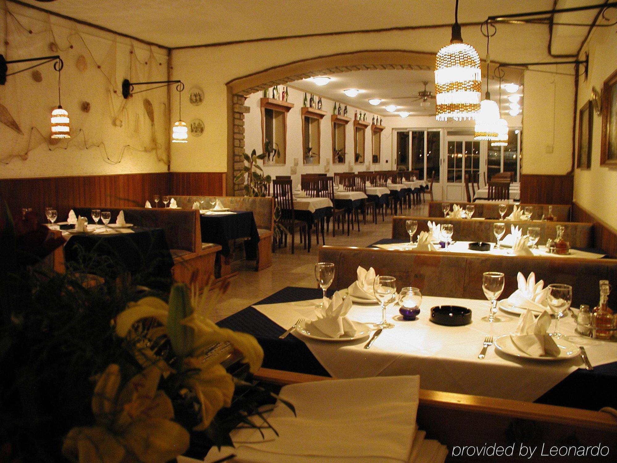 Hotel Tony Паг Ресторан фото