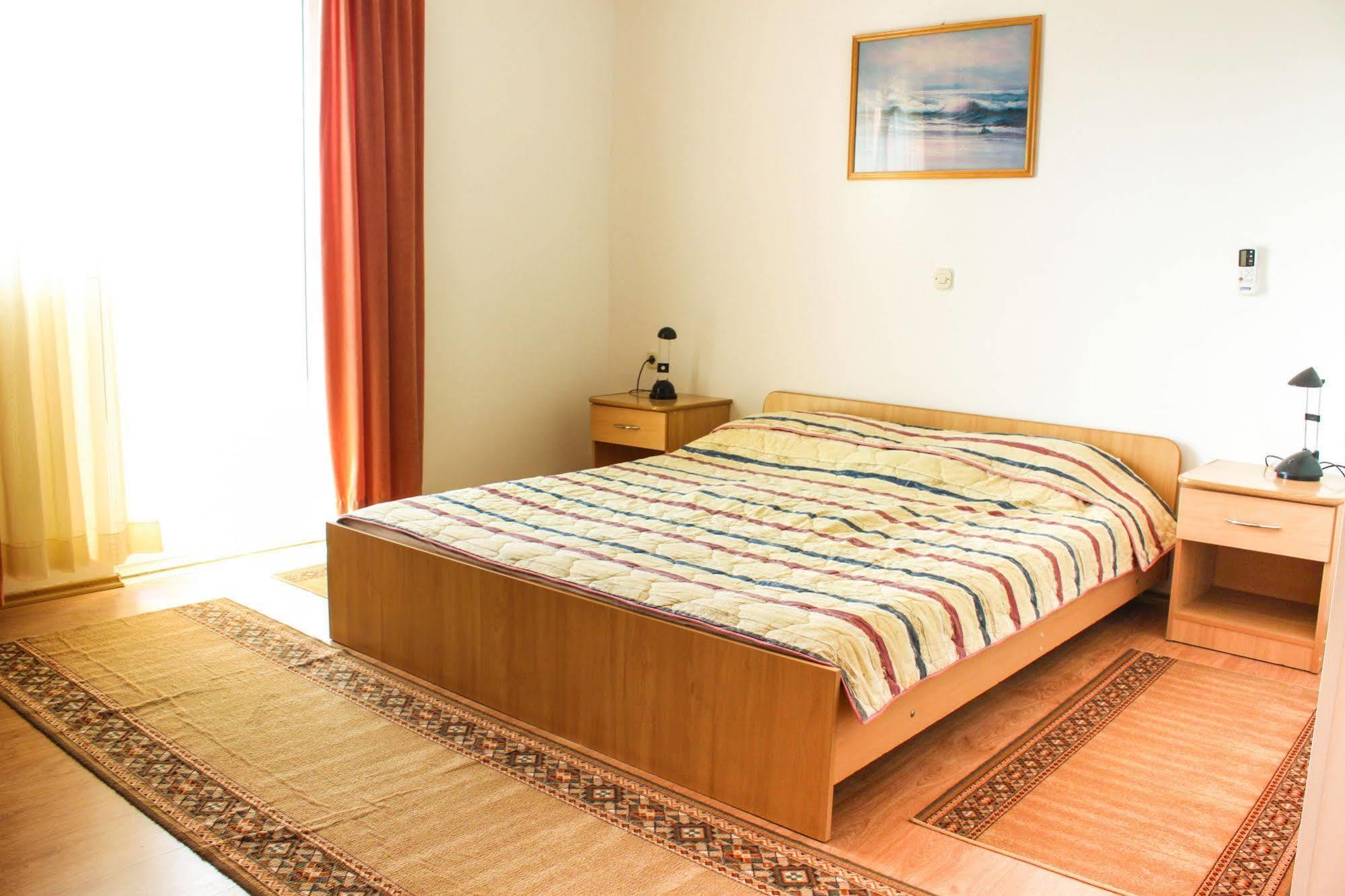 Hotel Tony Паг Экстерьер фото
